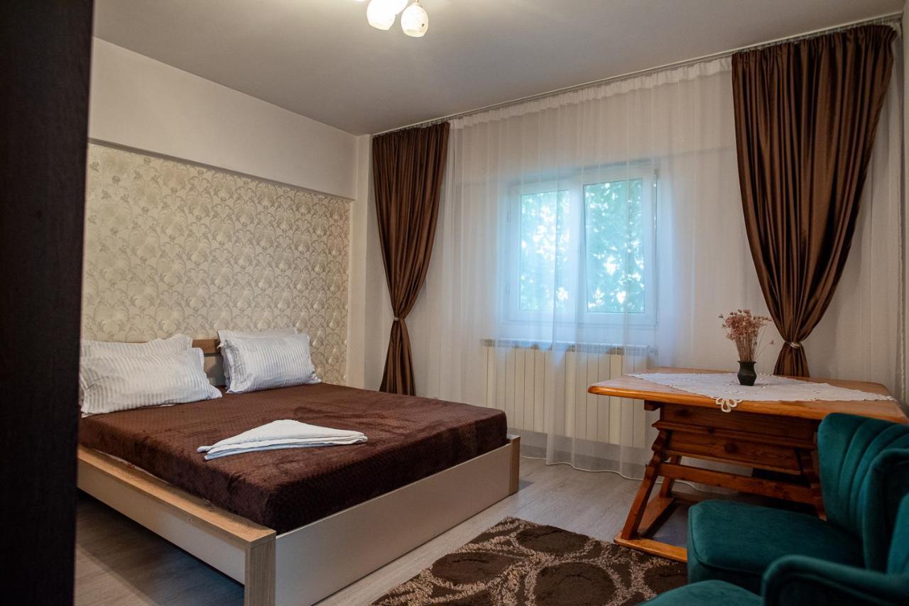 5 Bedrooms Luxury Apartment Villa Букурещ Екстериор снимка